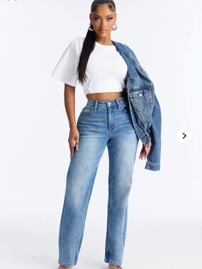 Fashion Nova everyday favorite stretch straight leg Jean -medium wash size 7 NWT